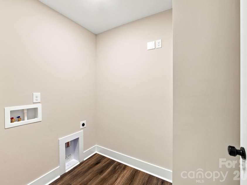 314 North Street, Dallas, NC 28034.  MLS# CAR4397910, YatesRealty ID 34740. 