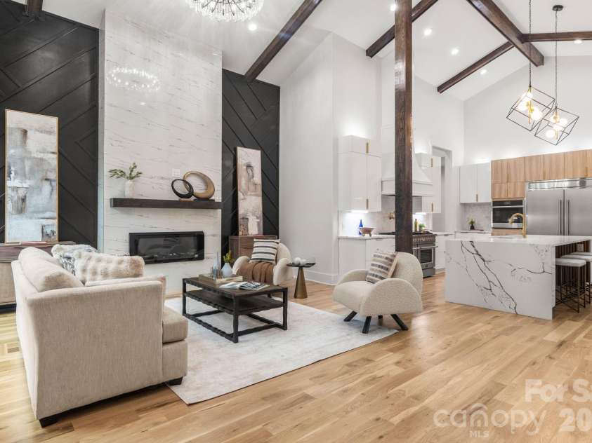 809 Crater Street, Charlotte, NC 28205.  MLS# CAR4414191, YatesRealty ID 34744. 