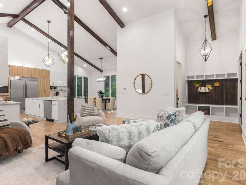 809 Crater Street, Charlotte, NC 28205.  MLS# CAR4414191, YatesRealty ID 34744. 