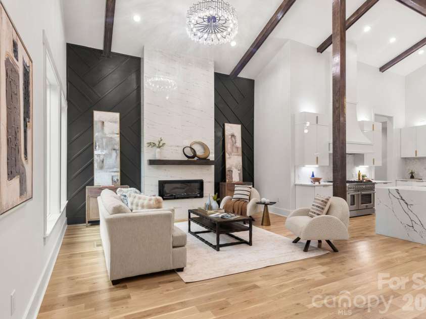 809 Crater Street, Charlotte, NC 28205.  MLS# CAR4414191, YatesRealty ID 34744. 