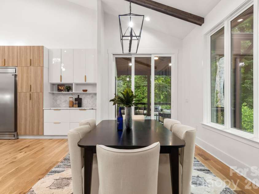 809 Crater Street, Charlotte, NC 28205.  MLS# CAR4414191, YatesRealty ID 34744. 