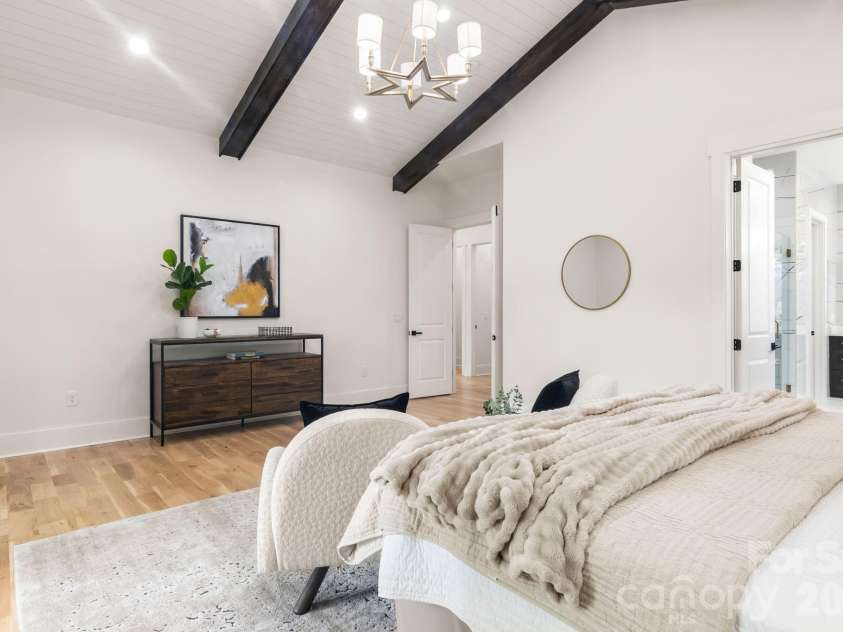 809 Crater Street, Charlotte, NC 28205.  MLS# CAR4414191, YatesRealty ID 34744. 