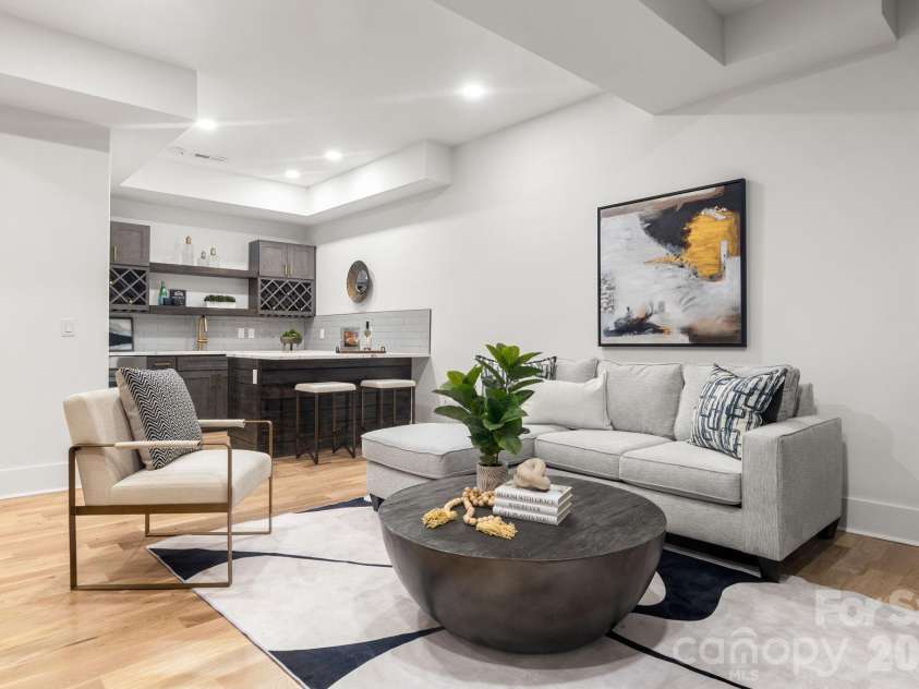 809 Crater Street, Charlotte, NC 28205.  MLS# CAR4414191, YatesRealty ID 34744. 