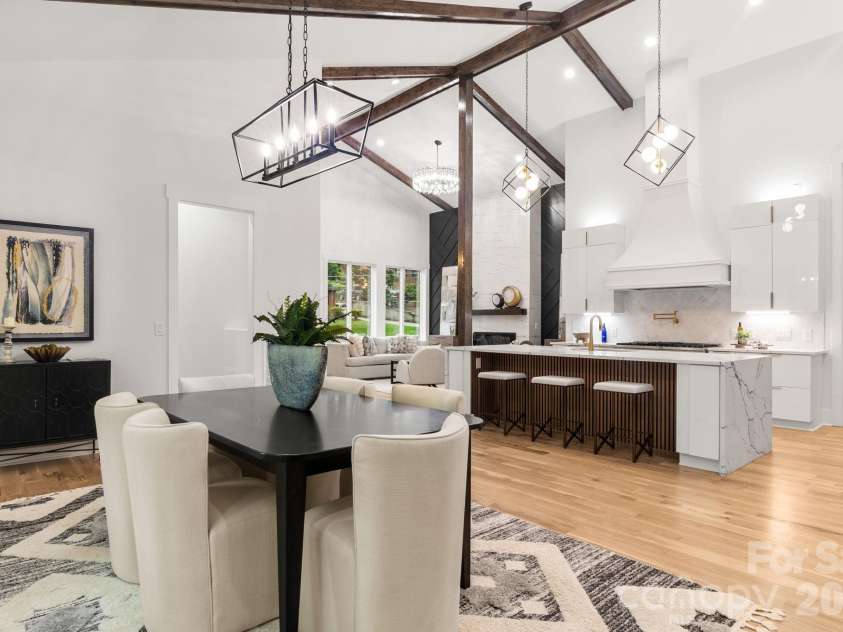 809 Crater Street, Charlotte, NC 28205.  MLS# CAR4414191, YatesRealty ID 34744. Dinning Room