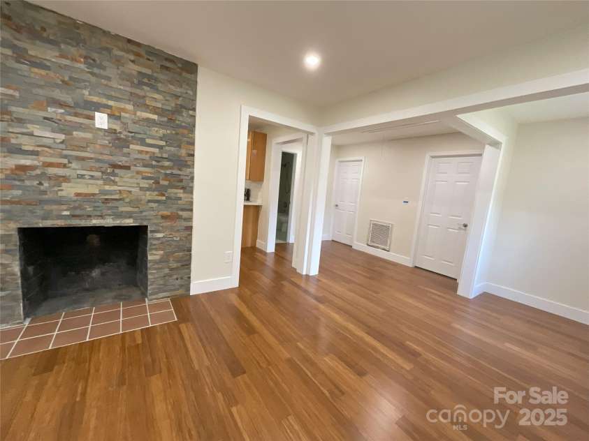 809 Howard Street, Shelby, NC 28152.  MLS# CAR4293374, YatesRealty ID 34744. 