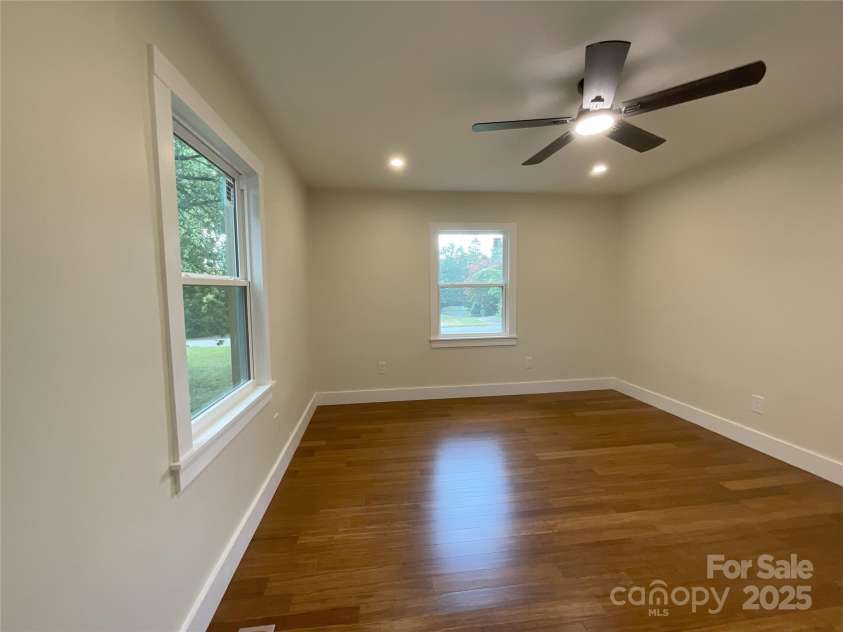 809 Howard Street, Shelby, NC 28152.  MLS# CAR4293374, YatesRealty ID 34744. 