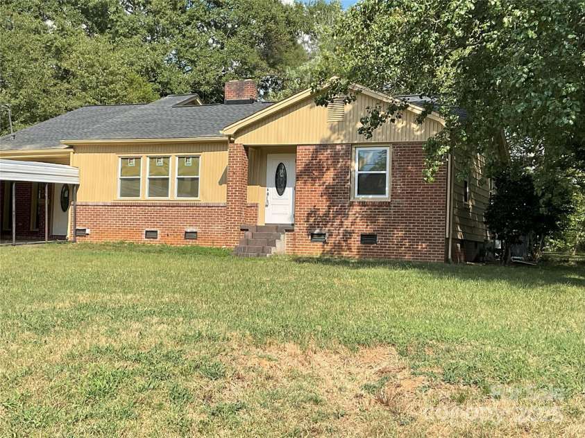 809 Howard Street, Shelby, NC 28152.  MLS# CAR4293374, YatesRealty ID 34744. Front