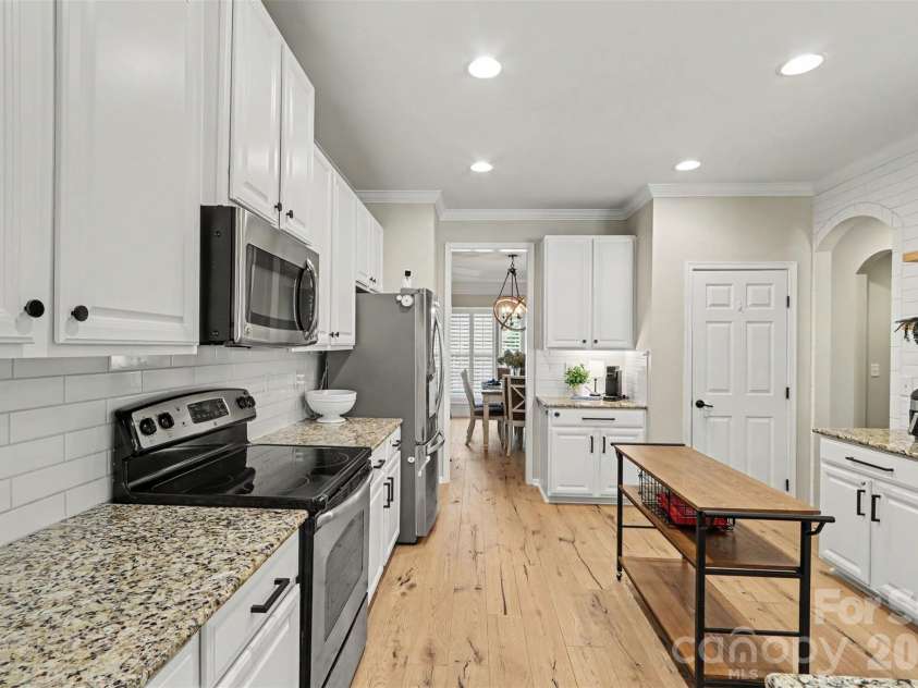 11830 Warfield Avenue, Huntersville, NC 28078.  MLS# CAR4396895, YatesRealty ID 34745. 