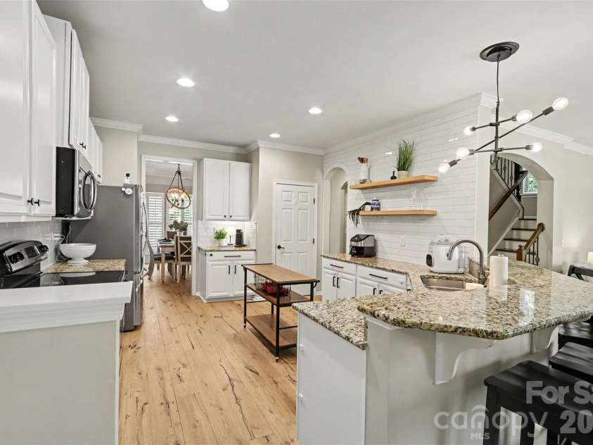 11830 Warfield Avenue, Huntersville, NC 28078.  MLS# CAR4396895, YatesRealty ID 34745. Updated kitchen