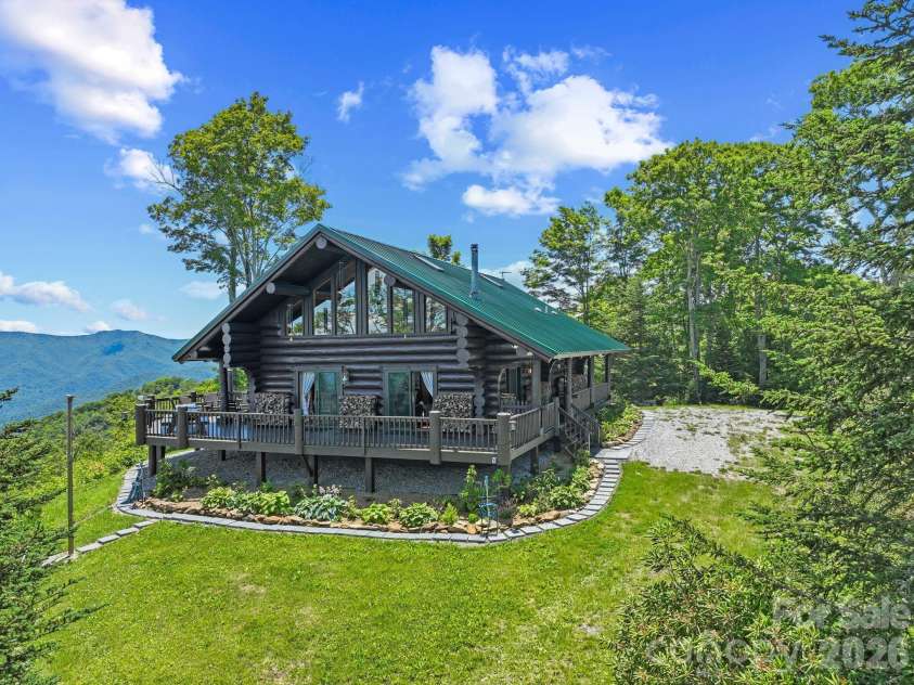 300 Licklog Mountain Trail, Burnsville, NC 28714.  MLS# CAR4399926, YatesRealty ID 34746. 