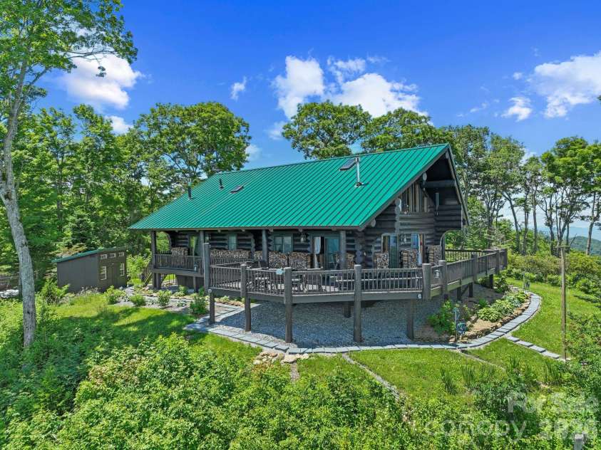 300 Licklog Mountain Trail, Burnsville, NC 28714.  MLS# CAR4399926, YatesRealty ID 34746. 