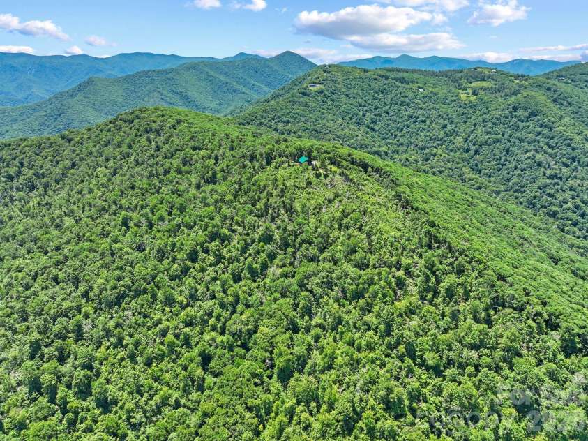 300 Licklog Mountain Trail, Burnsville, NC 28714.  MLS# CAR4399926, YatesRealty ID 34746. 