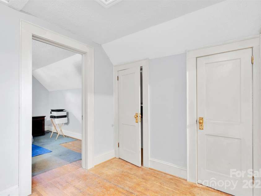 409 Gold Street, Shelby, NC 28150.  MLS# CAR4295460, YatesRealty ID 34746. 