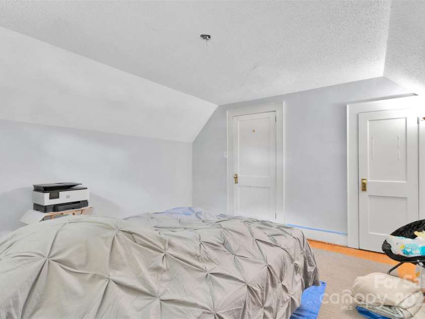 409 Gold Street, Shelby, NC 28150.  MLS# CAR4295460, YatesRealty ID 34746. 