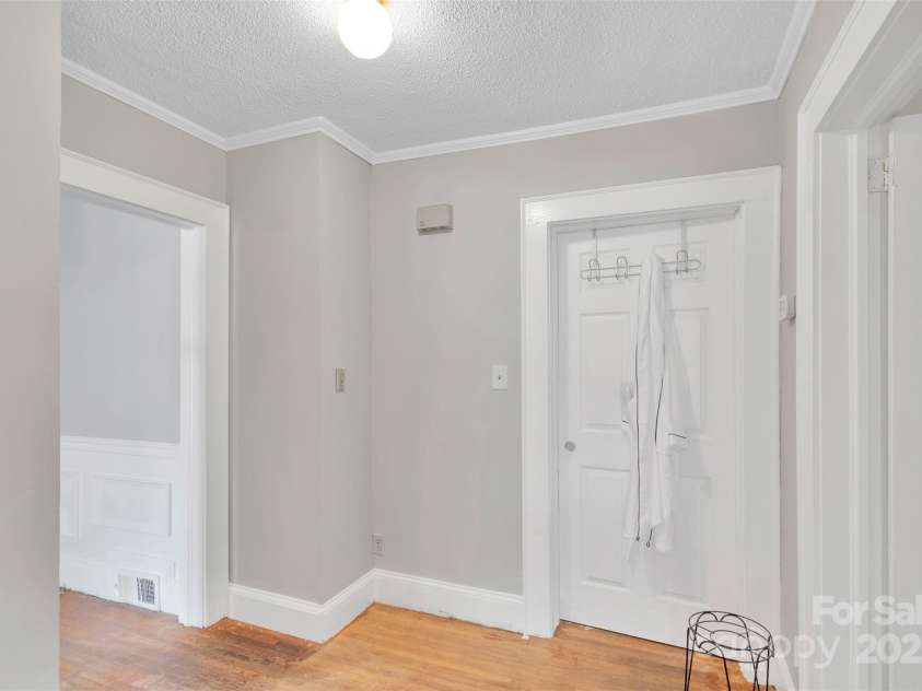 409 Gold Street, Shelby, NC 28150.  MLS# CAR4295460, YatesRealty ID 34746. 