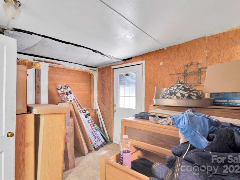 409 Gold Street, Shelby, NC 28150.  MLS# CAR4295460, YatesRealty ID 34746. 