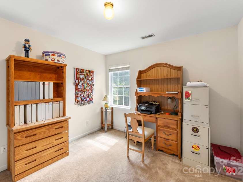 17240 Georgian Hall Drive, Charlotte, NC 28277.  MLS# CAR4296135, YatesRealty ID 34747. 1 of 3 Guest Bedrooms