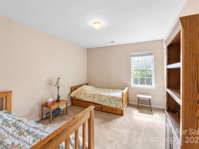 17240 Georgian Hall Drive, Charlotte, NC 28277.  MLS# CAR4296135, YatesRealty ID 34747. 2nd of 3 Guest Bedrooms