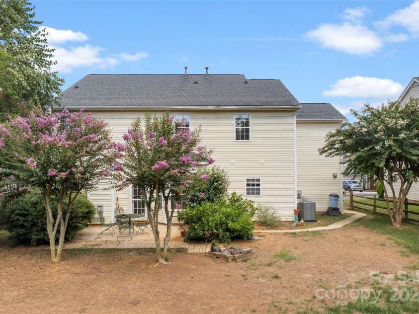 17240 Georgian Hall Drive, Charlotte, NC 28277.  MLS# CAR4296135, YatesRealty ID 34747. 