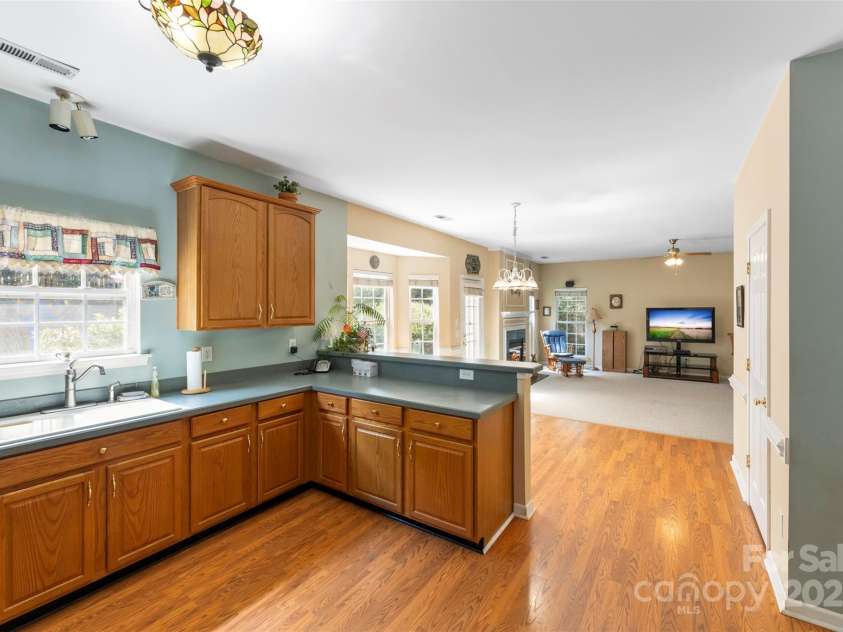 17240 Georgian Hall Drive, Charlotte, NC 28277.  MLS# CAR4296135, YatesRealty ID 34747. 