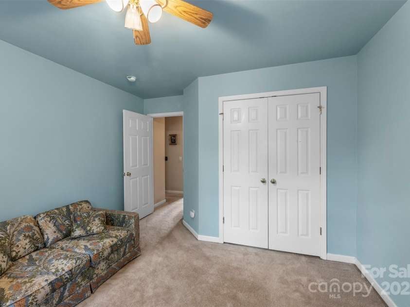 17240 Georgian Hall Drive, Charlotte, NC 28277.  MLS# CAR4296135, YatesRealty ID 34747. 