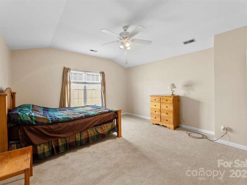 17240 Georgian Hall Drive, Charlotte, NC 28277.  MLS# CAR4296135, YatesRealty ID 34747. 