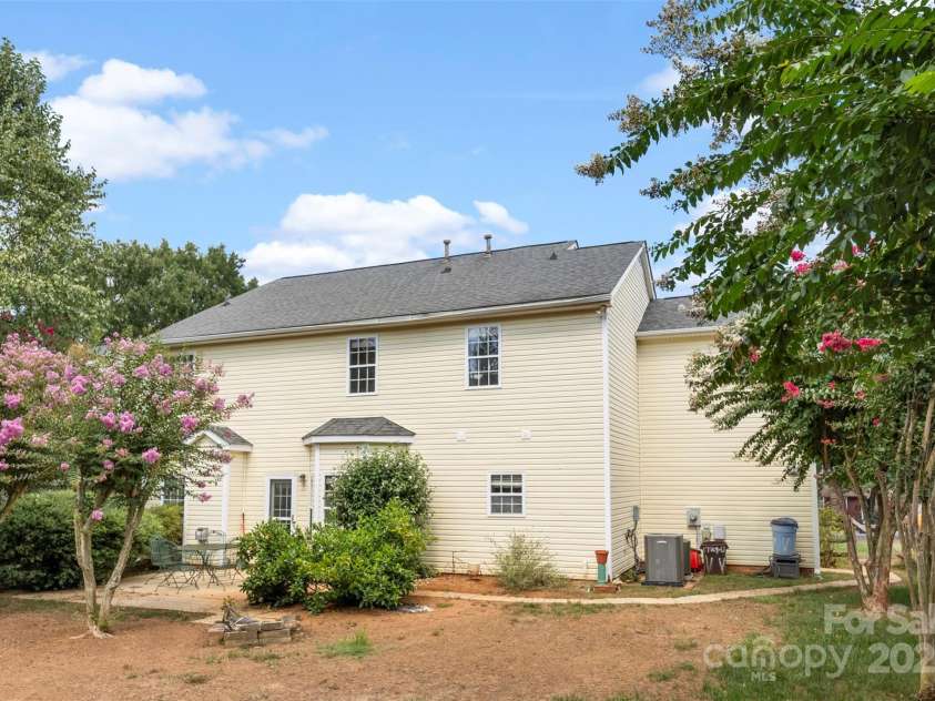 17240 Georgian Hall Drive, Charlotte, NC 28277.  MLS# CAR4296135, YatesRealty ID 34747. Backyard view