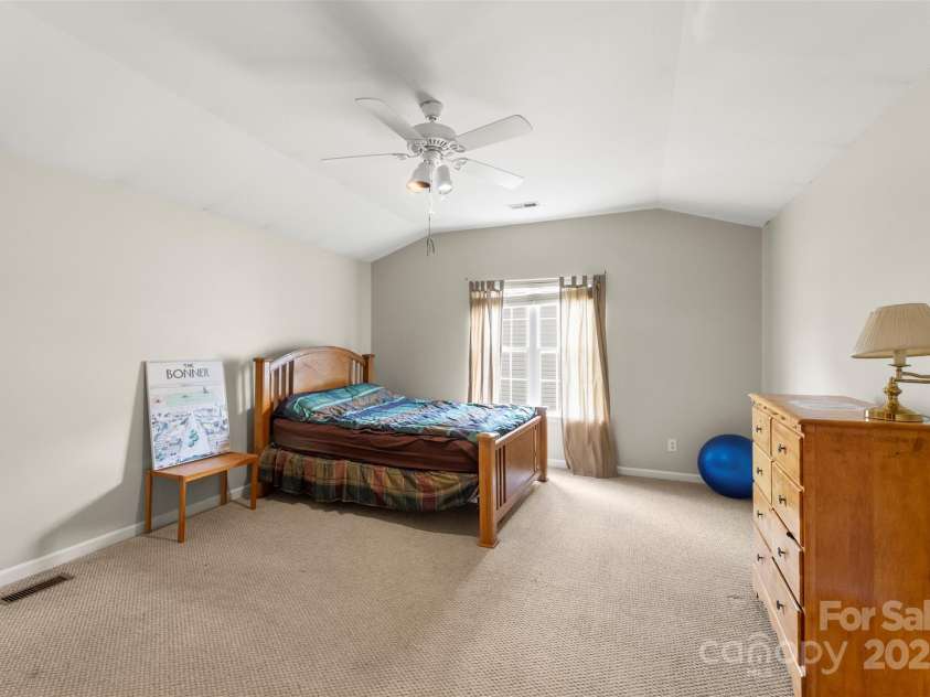 17240 Georgian Hall Drive, Charlotte, NC 28277.  MLS# CAR4296135, YatesRealty ID 34747. Bonus room or 5th Bedroom, just painted