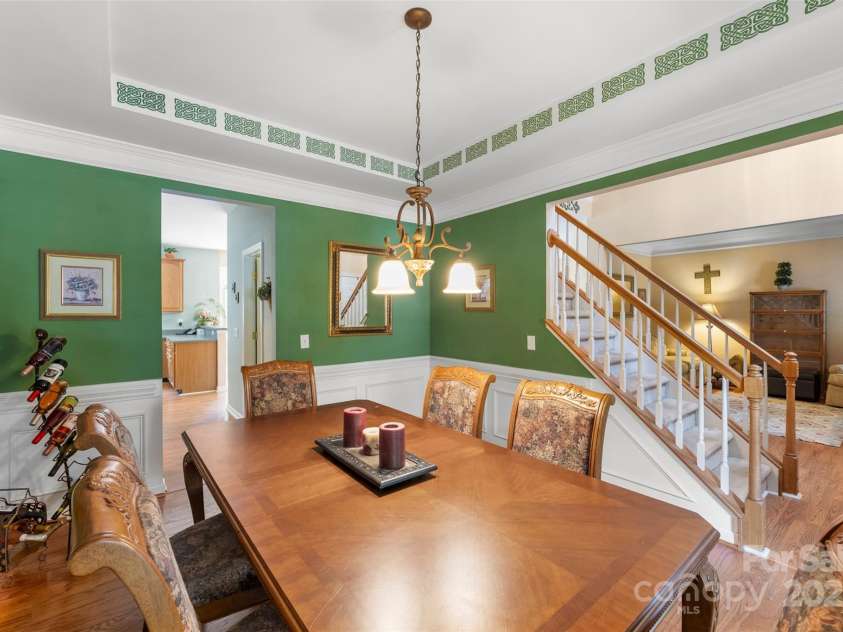 17240 Georgian Hall Drive, Charlotte, NC 28277.  MLS# CAR4296135, YatesRealty ID 34747. Formal dining room