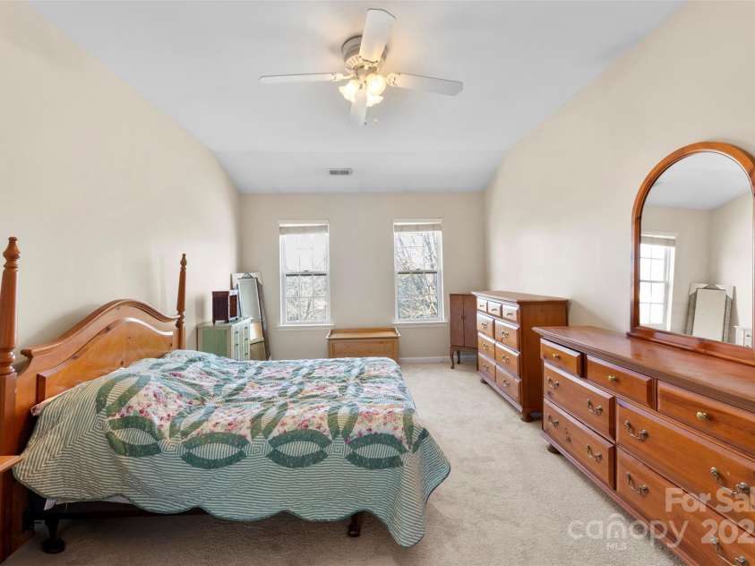 17240 Georgian Hall Drive, Charlotte, NC 28277.  MLS# CAR4296135, YatesRealty ID 34747. Primary suite new carpet