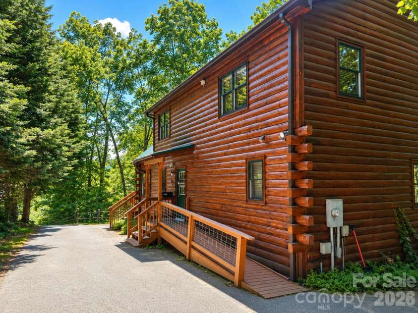 115 Paso Fino Drive, Maggie Valley, NC 28751.  MLS# CAR4382890, YatesRealty ID 34748. OUTSIDE