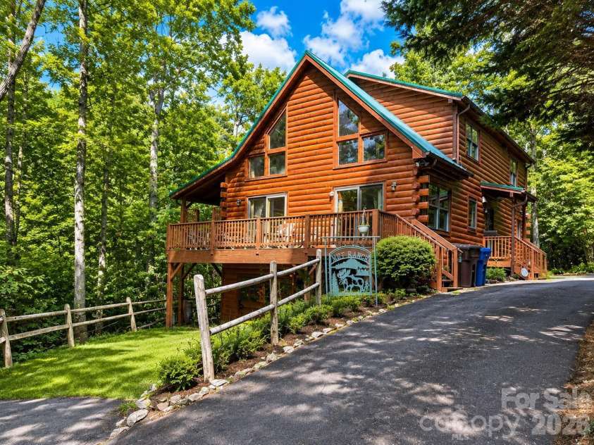 115 Paso Fino Drive, Maggie Valley, NC 28751.  MLS# CAR4382890, YatesRealty ID 34748. OUTSIDE
