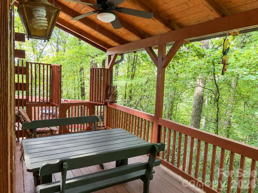 115 Paso Fino Drive, Maggie Valley, NC 28751.  MLS# CAR4382890, YatesRealty ID 34748. PORCH