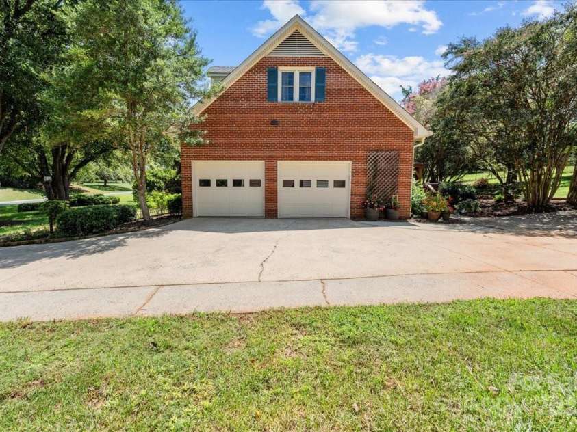 8857 Dartmoor Place, Mint Hill, NC 28227.  MLS# CAR4279700, YatesRealty ID 34748. 