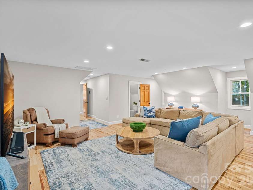 16141 Weatherly Way, Huntersville, NC 28078.  MLS# CAR4307808, YatesRealty ID 34749. 