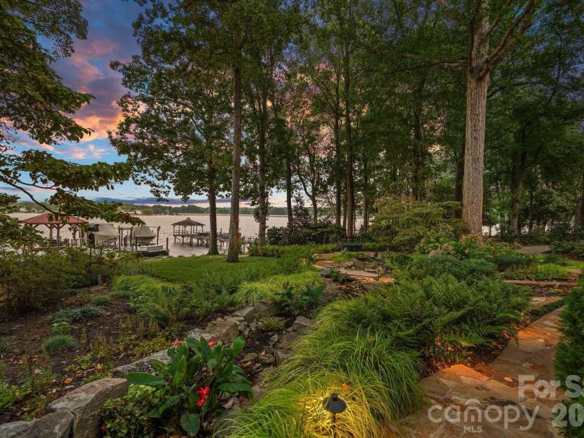16141 Weatherly Way, Huntersville, NC 28078.  MLS# CAR4307808, YatesRealty ID 34749. 