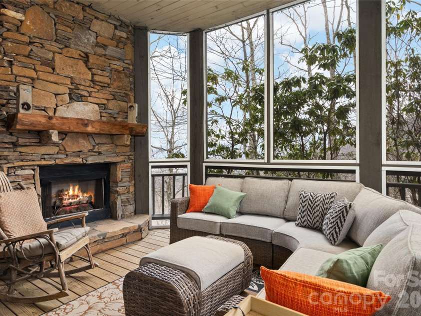 121 Stoney Falls Loop, Burnsville, NC 28714.  MLS# CAR4352408, YatesRealty ID 3475. 