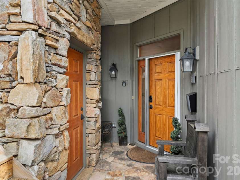 121 Stoney Falls Loop, Burnsville, NC 28714.  MLS# CAR4352408, YatesRealty ID 3475. 
