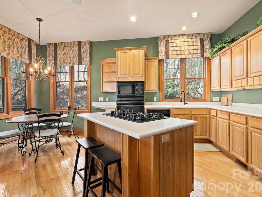 121 Stoney Falls Loop, Burnsville, NC 28714.  MLS# CAR4352408, YatesRealty ID 3475. 