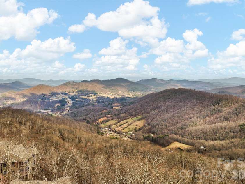 121 Stoney Falls Loop, Burnsville, NC 28714.  MLS# CAR4352408, YatesRealty ID 3475. 