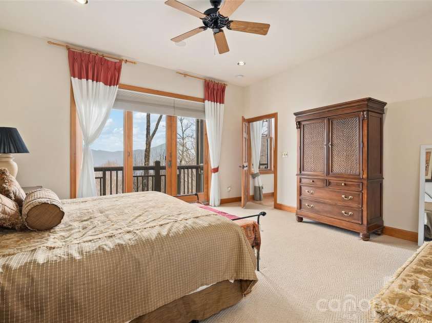 121 Stoney Falls Loop, Burnsville, NC 28714.  MLS# CAR4352408, YatesRealty ID 3475. 