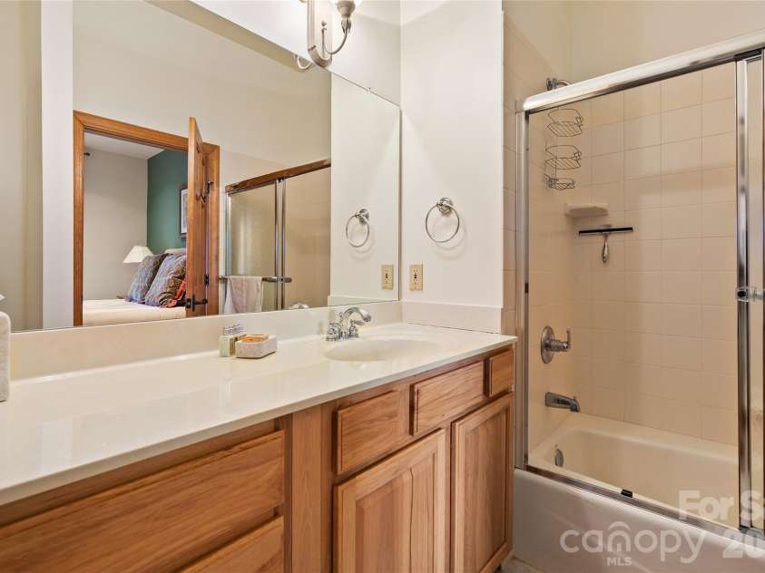 121 Stoney Falls Loop, Burnsville, NC 28714.  MLS# CAR4352408, YatesRealty ID 3475. 