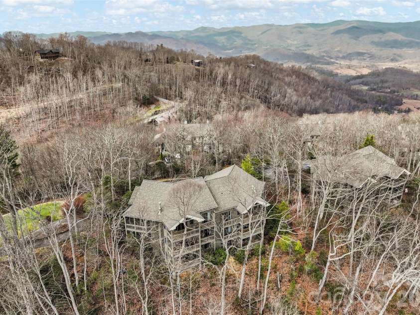 121 Stoney Falls Loop, Burnsville, NC 28714.  MLS# CAR4352408, YatesRealty ID 3475. 