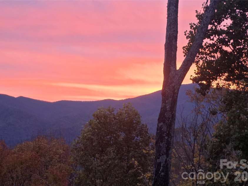 121 Stoney Falls Loop, Burnsville, NC 28714.  MLS# CAR4352408, YatesRealty ID 3475. 