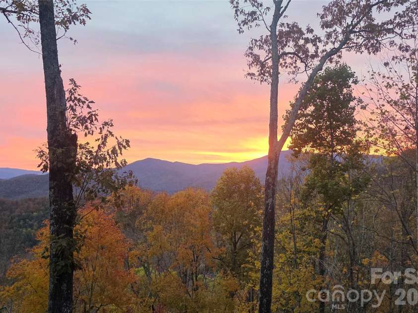 121 Stoney Falls Loop, Burnsville, NC 28714.  MLS# CAR4352408, YatesRealty ID 3475. 