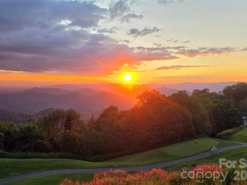 121 Stoney Falls Loop, Burnsville, NC 28714.  MLS# CAR4352408, YatesRealty ID 3475. 