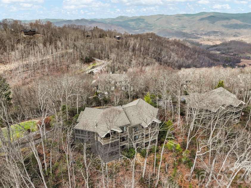 121 Stoney Falls Loop, Burnsville, NC 28714.  MLS# CAR4352408, YatesRealty ID 3475. 