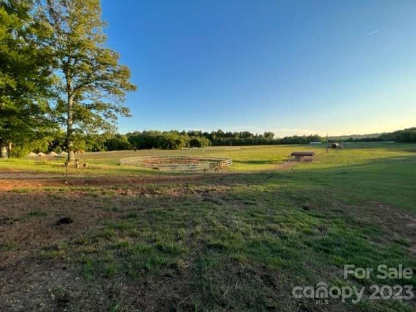 4338 Calico Road, Lenoir, NC 28645.  MLS# CAR3872440, YatesRealty ID 3475. 