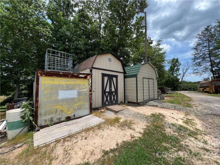 4338 Calico Road, Lenoir, NC 28645.  MLS# CAR3872440, YatesRealty ID 3475. 