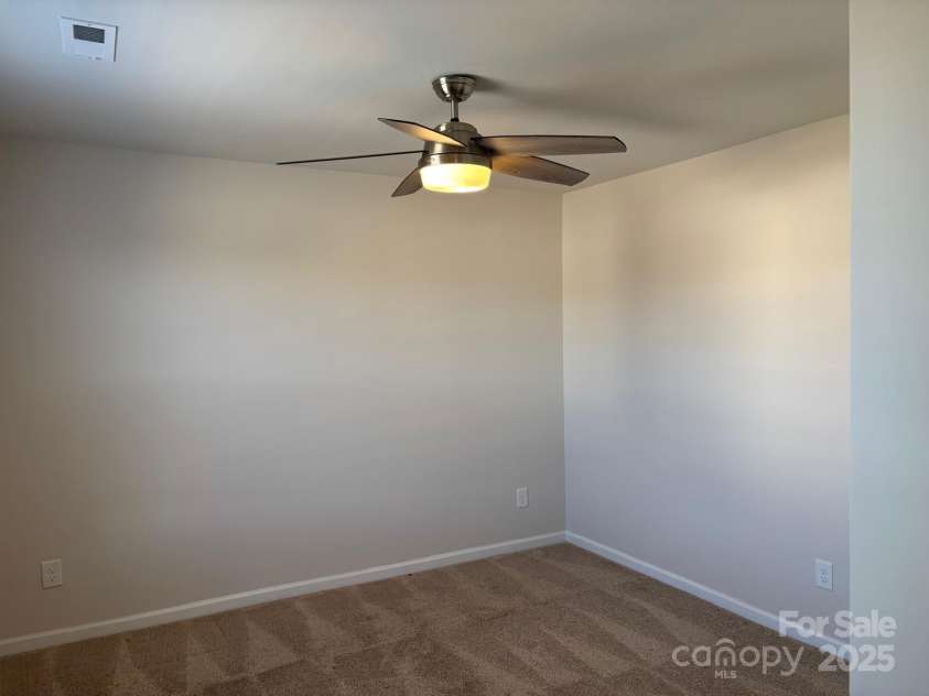 7121 Maple Run Circle, Charlotte, NC 28215.  MLS# CAR4329824, YatesRealty ID 3475. 